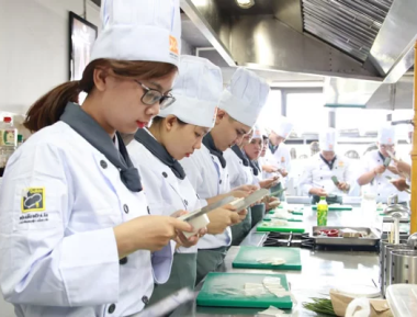 Hướng dẫn cách sử dụng dao Nhật để chế biến món ăn Nhật ngon